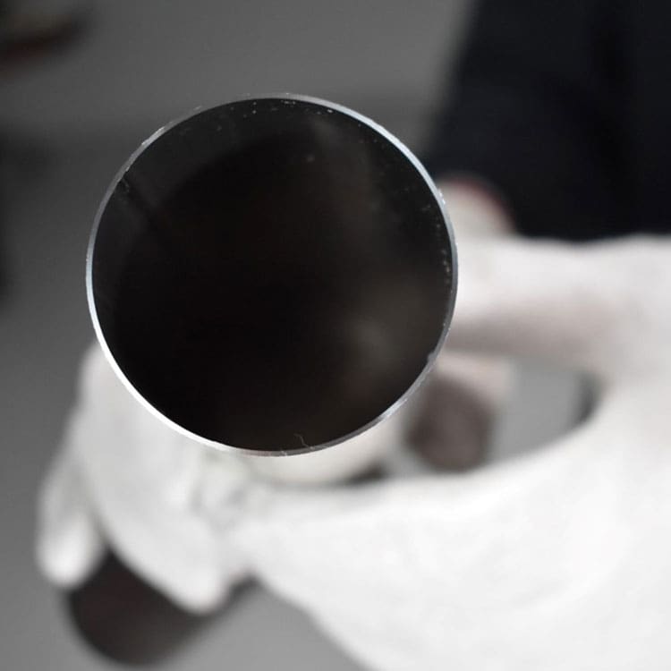Fraisage de tubes de la série DC pour la préparation de soudures sur des tubes de haute pureté