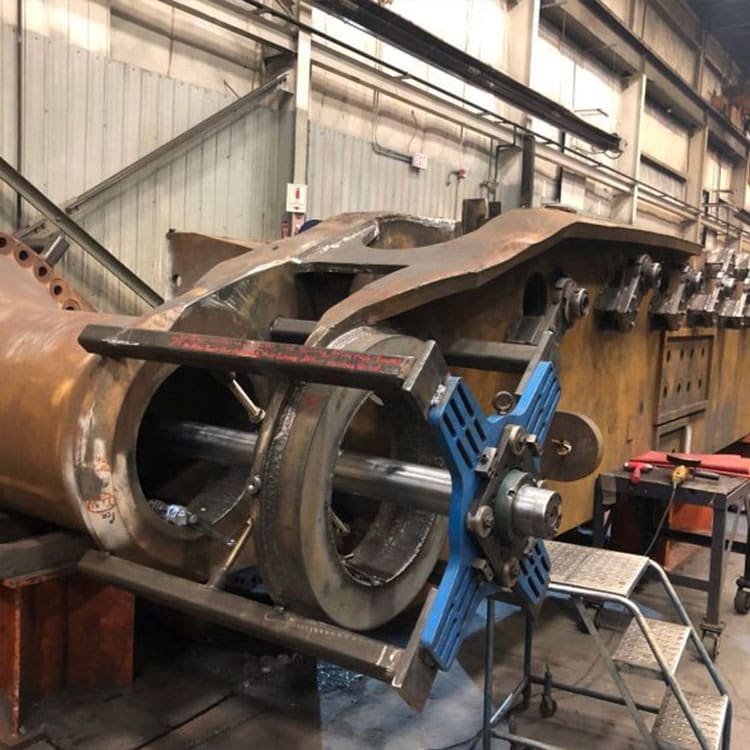 CLIMAX BB6100 lijnboormachine, reparatie van de boring in het zijframe van een graafmachine