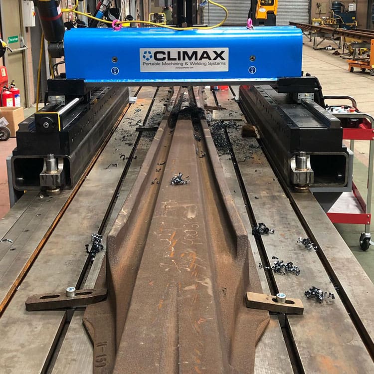 Fresatrice lineare/a portale CLIMAX LM6200, lavorazione della superficie delle guide